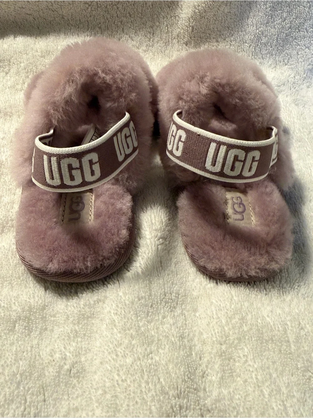 UGG 
